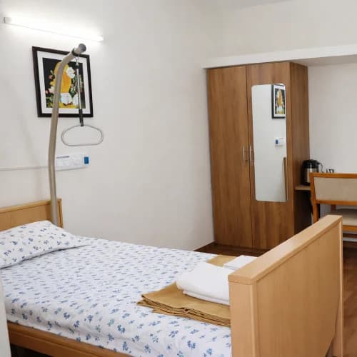 Senior-friendly Clinical Beds