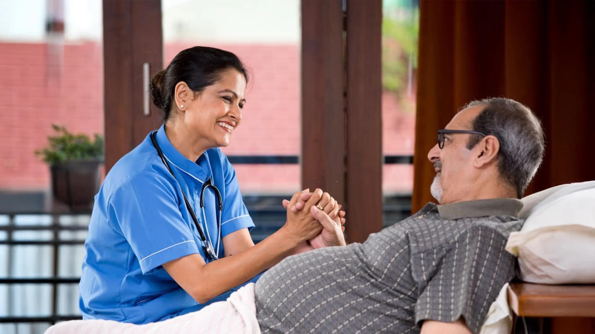 Top Benefits of Home Healthcare for Elderly Patients with Chronic Conditions